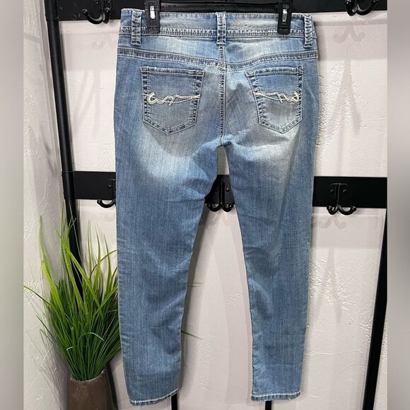 American Rag Boot Cut Jeans with Distressed Denim Size 9 - Picture 2 of 14